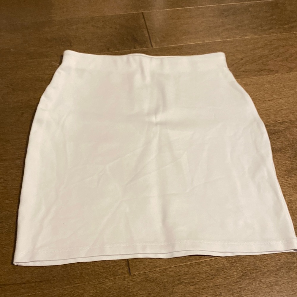 SUNDAY BEST white skirt